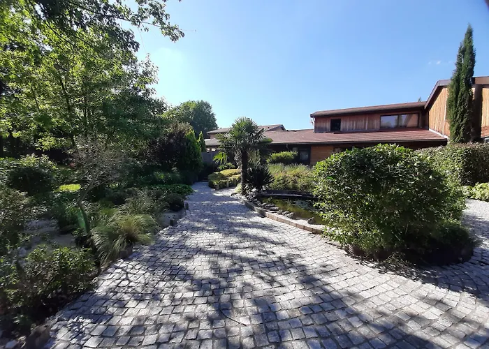 Hotel Le Clos Du Bois Joli 3*