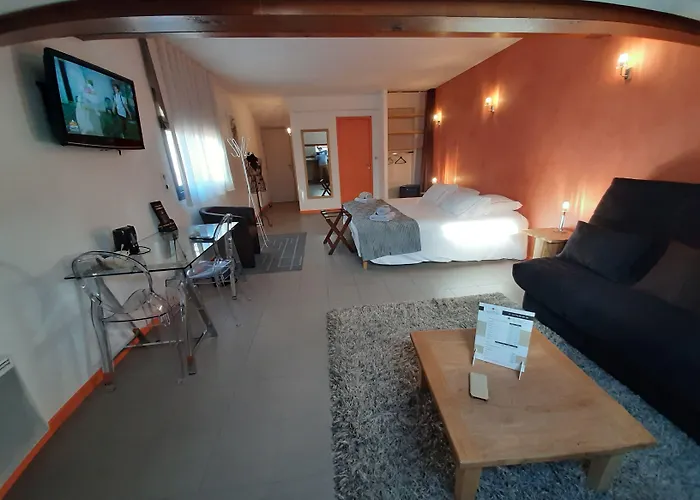 Le Clos Du Bois Joli Hotel 3*