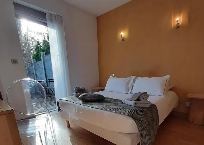 Le Clos Du Bois Joli 3*