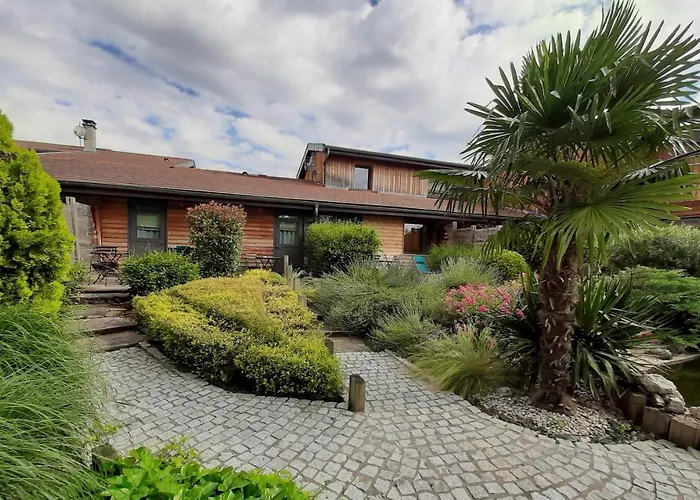 Le Clos Du Bois Joli 3* Lagnieu