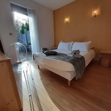 Hotel Le Clos Du Bois Joli 3*