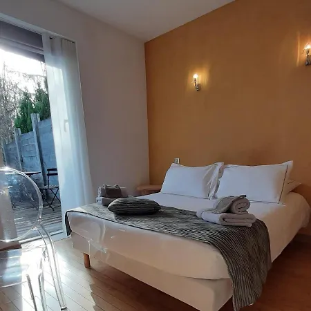 Le Clos Du Bois Joli 3*