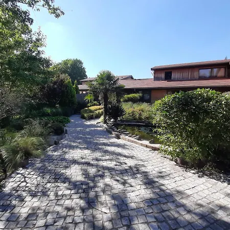 Le Clos Du Bois Joli