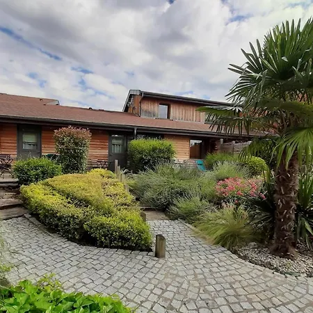 Le Clos Du Bois Joli 3* Lagnieu